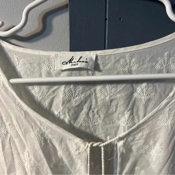 Miho’s Italy - White Eyelet Tunic with Tassels - Picture 2 of 7